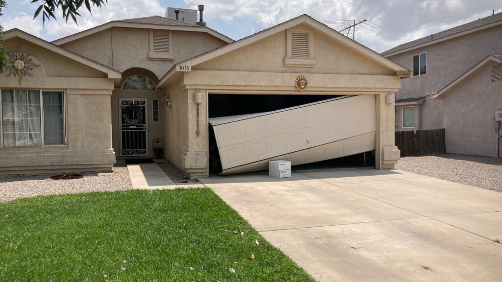 9-Things-to-Consider-When-Purchasing-a-New-Garage-Door
