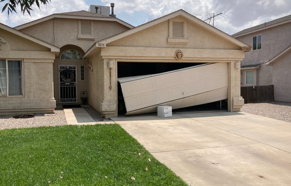 9-Things-to-Consider-When-Purchasing-a-New-Garage-Door