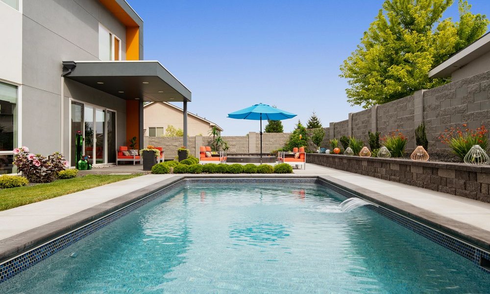 pool_remodeling_contractors_for_modern_backyard_tr_32483944_featured